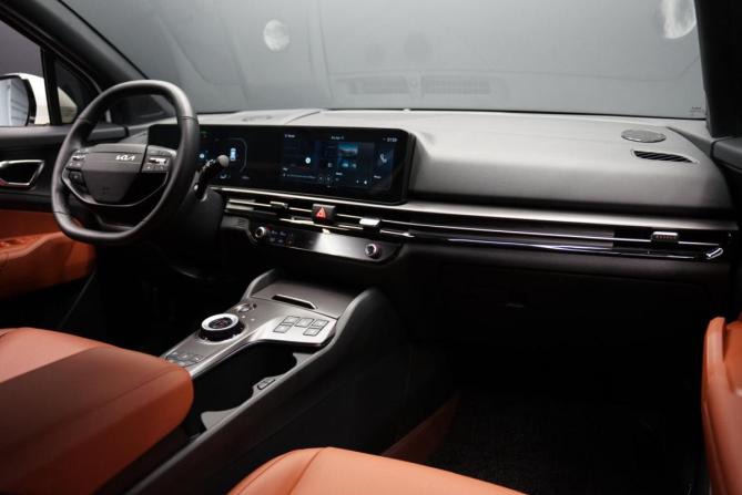 Kia Sportage V Рестайлинг с пробегом 2025 года, цена 4 600 000 рублей, 5000 км, внедорожник, Автокод Объявления