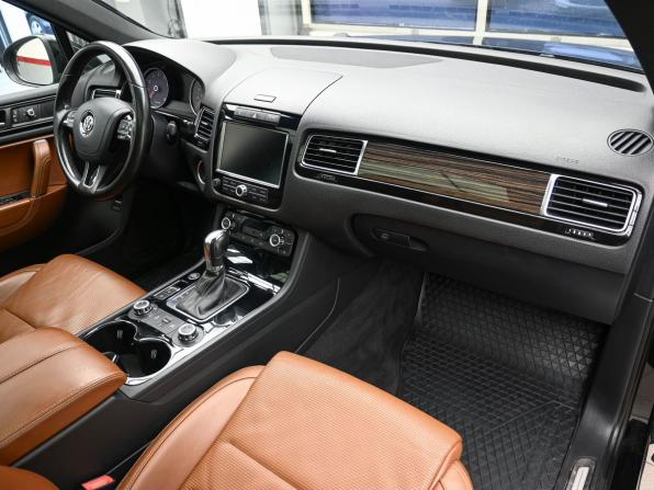 Volkswagen Touareg II с пробегом 2013 года, цена 2 429 900 рублей, 157450 км, внедорожник, Автокод Объявления