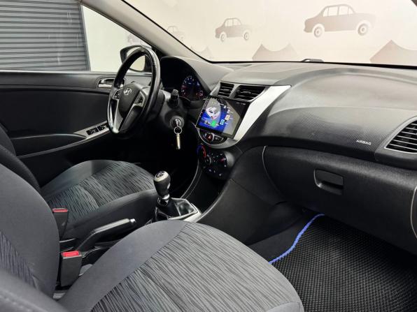 Hyundai Solaris I Рестайлинг с пробегом 2014 года, цена 995 000 рублей, 114809 км, седан, Автокод Объявления