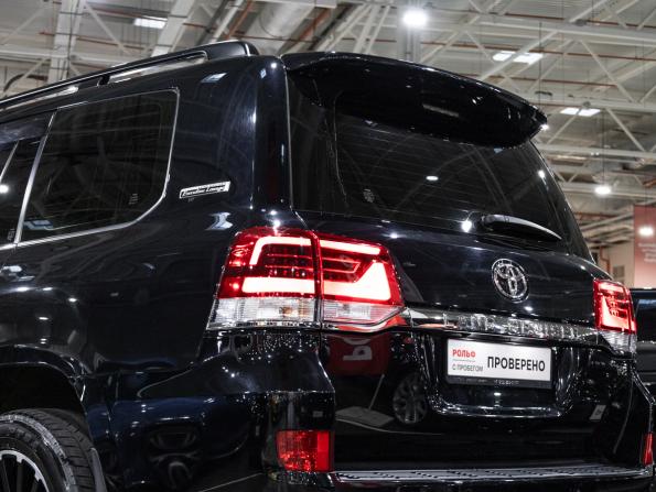 Toyota Land Cruiser 200 Series Рестайлинг 2 с пробегом 2019 года, цена 7 699 000 рублей, 93152 км, внедорожник, Автокод Объявления