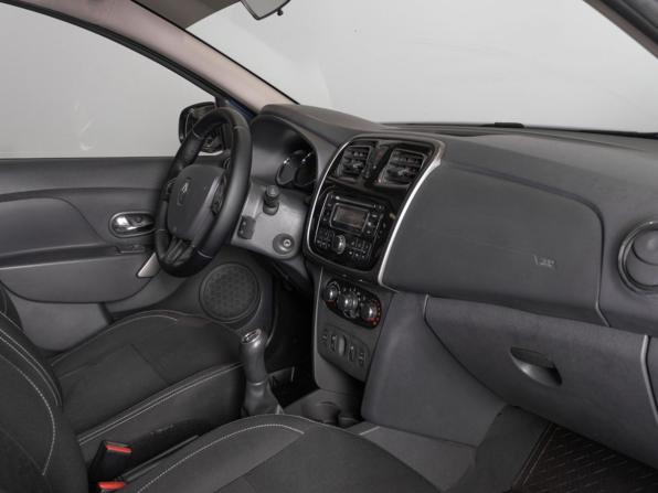 Renault Logan II с пробегом 2016 года, цена 558 400 рублей, 226647 км, седан, Автокод Объявления