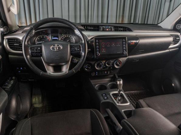 Toyota Hilux VIII Рестайлинг 2 с пробегом 2020 года, цена 3 999 000 рублей, 287241 км, offers.body_type.unknown, Автокод Объявления