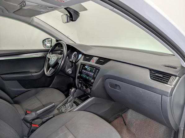 Skoda Octavia III (A7) Рестайлинг с пробегом 2018 года, цена 1 850 000 рублей, 112041 км, лифтбек, Автокод Объявления