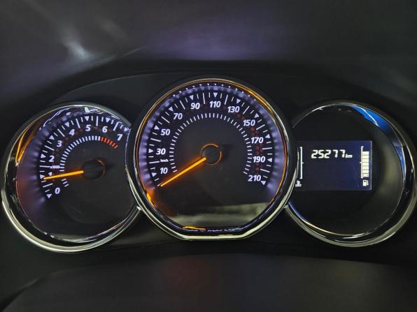 Renault Sandero II Рестайлинг с пробегом 2022 года, цена 1 385 000 рублей, 25275 км, хэтчбек, Автокод Объявления