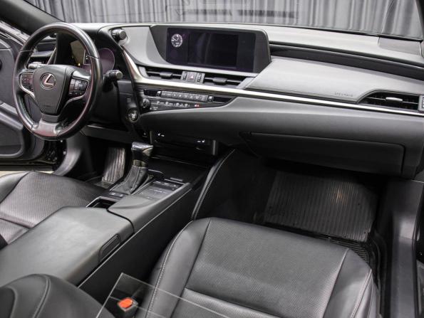 Lexus ES VII с пробегом 2018 года, цена 3 349 000 рублей, 144300 км, седан, Автокод Объявления