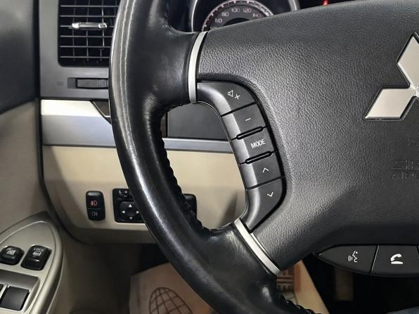 Mitsubishi Pajero IV Рестайлинг 2 с пробегом 2017 года, цена 2 849 000 рублей, 99700 км, внедорожник, Автокод Объявления