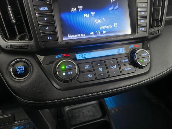 Toyota RAV4 IV (XA40) Рестайлинг с пробегом 2019 года, цена 2 848 000 рублей, 71104 км, внедорожник, Автокод Объявления