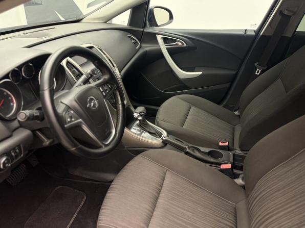 Opel Astra J с пробегом 2012 года, цена 760 000 рублей, 202888 км, хэтчбек, Автокод Объявления