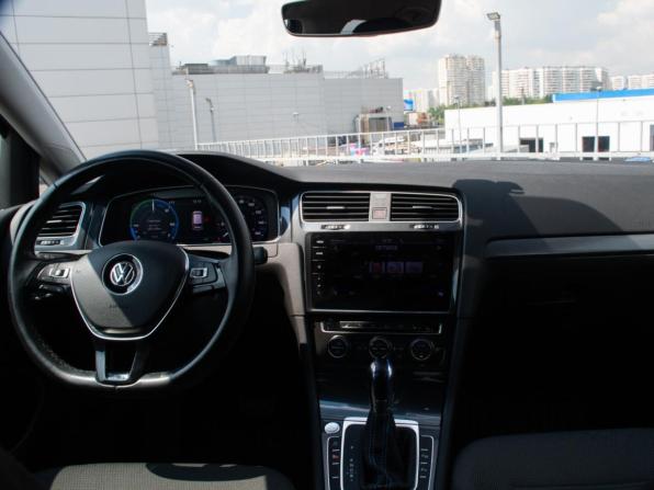 Volkswagen Golf VII Рестайлинг с пробегом 2019 года, цена 1 788 000 рублей, 41000 км, хэтчбек, Автокод Объявления