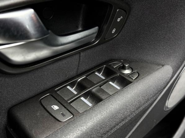 Land Rover Range Rover Evoque I Рестайлинг с пробегом 2017 года, цена 2 449 000 рублей, 138441 км, внедорожник, Автокод Объявления