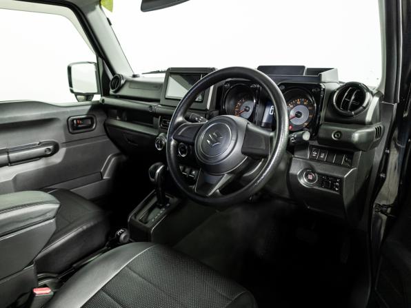 Suzuki Jimny IV с пробегом 2020 года, цена 1 950 000 рублей, 73547 км, внедорожник, Автокод Объявления