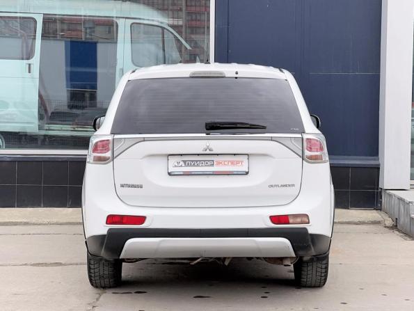 Mitsubishi Outlander III с пробегом 2014 года, цена 1 099 000 рублей, 286165 км, внедорожник, Автокод Объявления