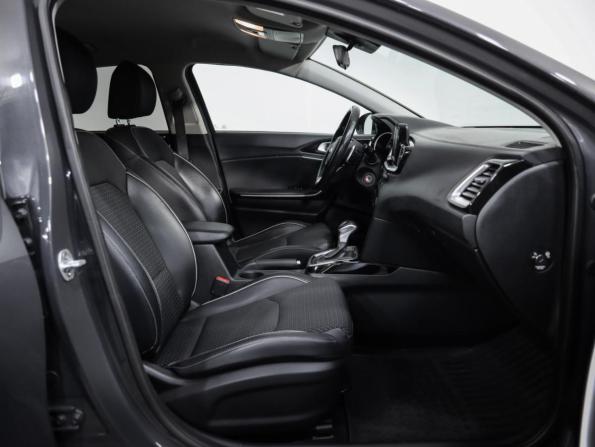 Kia Ceed III с пробегом 2018 года, цена 1 569 000 рублей, 112944 км, хэтчбек, Автокод Объявления