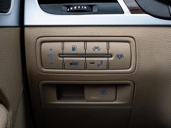 Hyundai Genesis II с пробегом 2014 года, цена 1 950 000 рублей, 172461 км, седан, Автокод Объявления