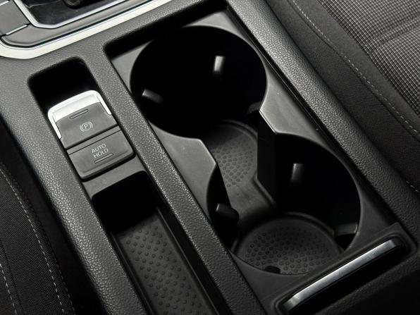 Volkswagen Passat B8 с пробегом 2018 года, цена 1 899 000 рублей, 127043 км, седан, Автокод Объявления