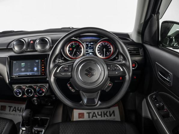 Suzuki Swift V с пробегом 2021 года, цена 1 085 500 рублей, 49743 км, хэтчбек, Автокод Объявления