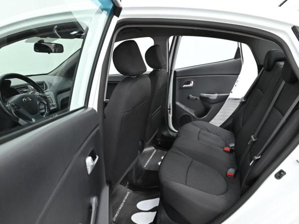 Kia Rio III Рестайлинг с пробегом 2017 года, цена 849 000 рублей, 421000 км, седан, Автокод Объявления