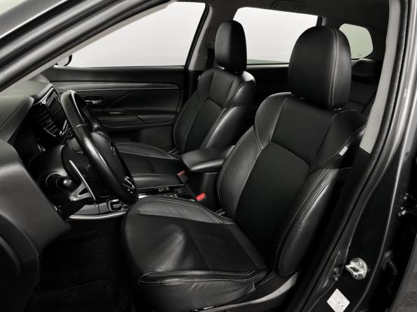 Mitsubishi Outlander III Рестайлинг 3 с пробегом 2019 года, цена 2 425 200 рублей, 111030 км, внедорожник, Автокод Объявления