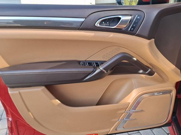 Porsche Cayenne II (958) с пробегом 2013 года, цена 2 700 000 рублей, 181000 км, внедорожник, Автокод Объявления