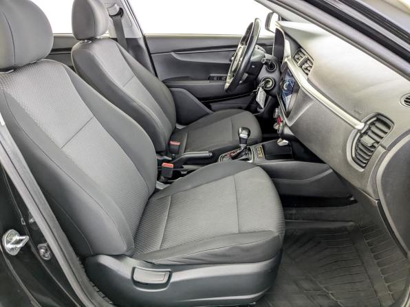 Kia Rio IV Рестайлинг с пробегом 2021 года, цена 1 680 000 рублей, 103956 км, хэтчбек, Автокод Объявления
