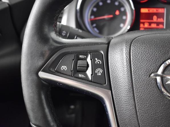 Opel Astra J Рестайлинг с пробегом 2013 года, цена 723 200 рублей, 214004 км, седан, Автокод Объявления