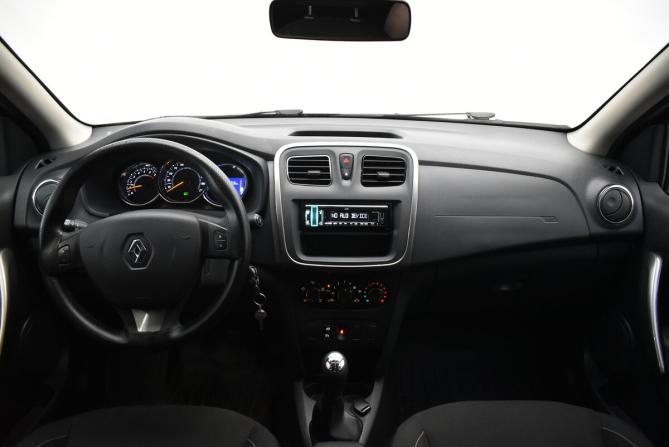 Renault Sandero II с пробегом 2017 года, цена 1 020 000 рублей, 66583 км, хэтчбек, Автокод Объявления