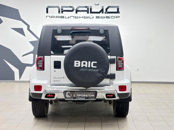 BAIC BJ40 I Рестайлинг с пробегом 2023 года, цена 3 099 900 рублей, 32000 км, внедорожник, Автокод Объявления