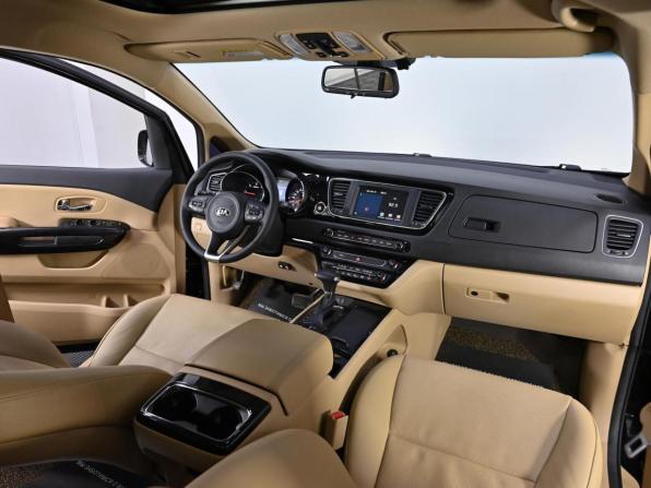Kia Carnival III с пробегом 2018 года, цена 2 799 000 рублей, 92000 км, минивэн, Автокод Объявления