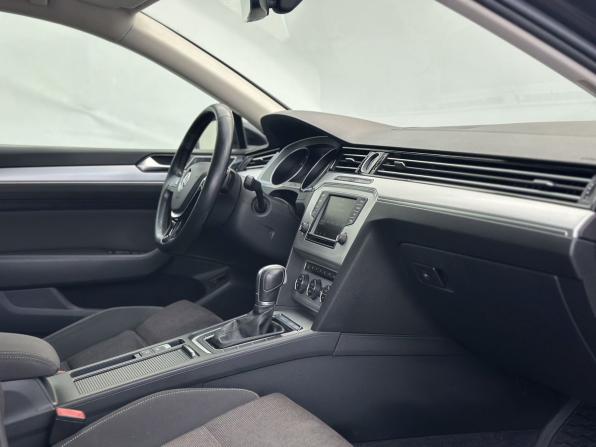 Volkswagen Passat B8 с пробегом 2016 года, цена 1 300 000 рублей, 354436 км, седан, Автокод Объявления