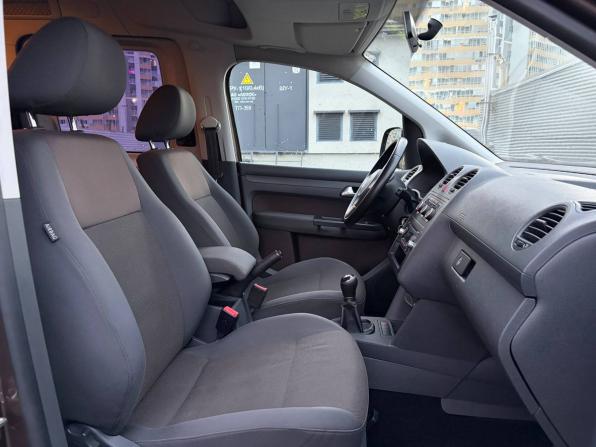 Volkswagen Caddy III Рестайлинг с пробегом 2013 года, цена 710 000 рублей, 273000 км, компактвэн, Автокод Объявления