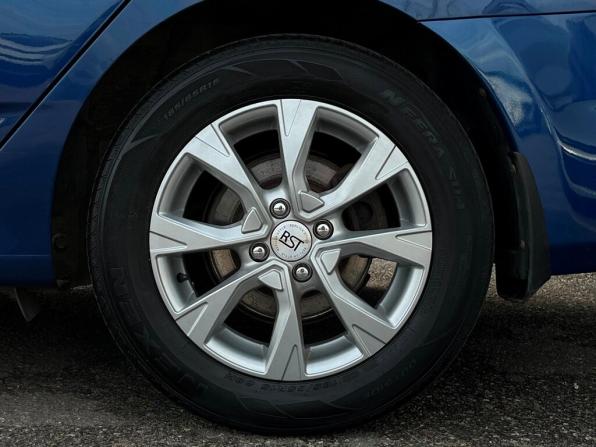Hyundai Solaris I Рестайлинг с пробегом 2015 года, цена 892 300 рублей, 174166 км, седан, Автокод Объявления