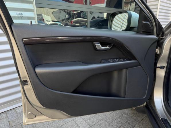Volvo XC70 II с пробегом 2011 года, цена 1 690 000 рублей, 171695 км, универсал, Автокод Объявления