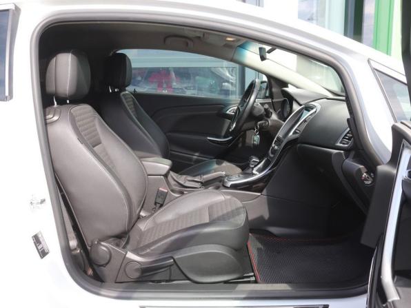 Opel Astra J Рестайлинг с пробегом 2013 года, цена 890 000 рублей, 150000 км, хэтчбек, Автокод Объявления