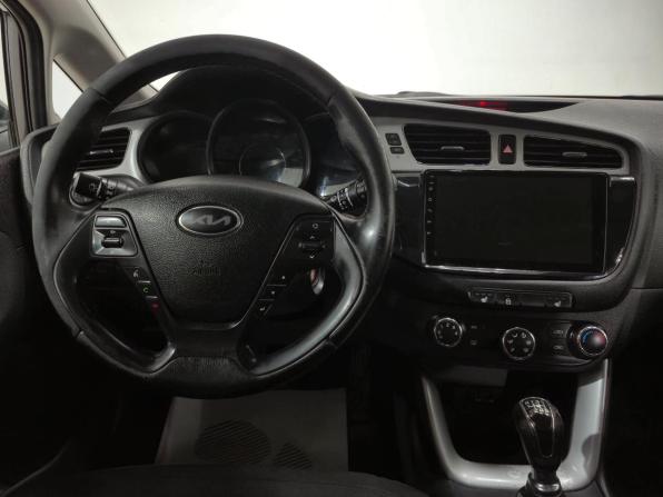 Kia Ceed II с пробегом 2014 года, цена 930 000 рублей, 200043 км, хэтчбек, Автокод Объявления