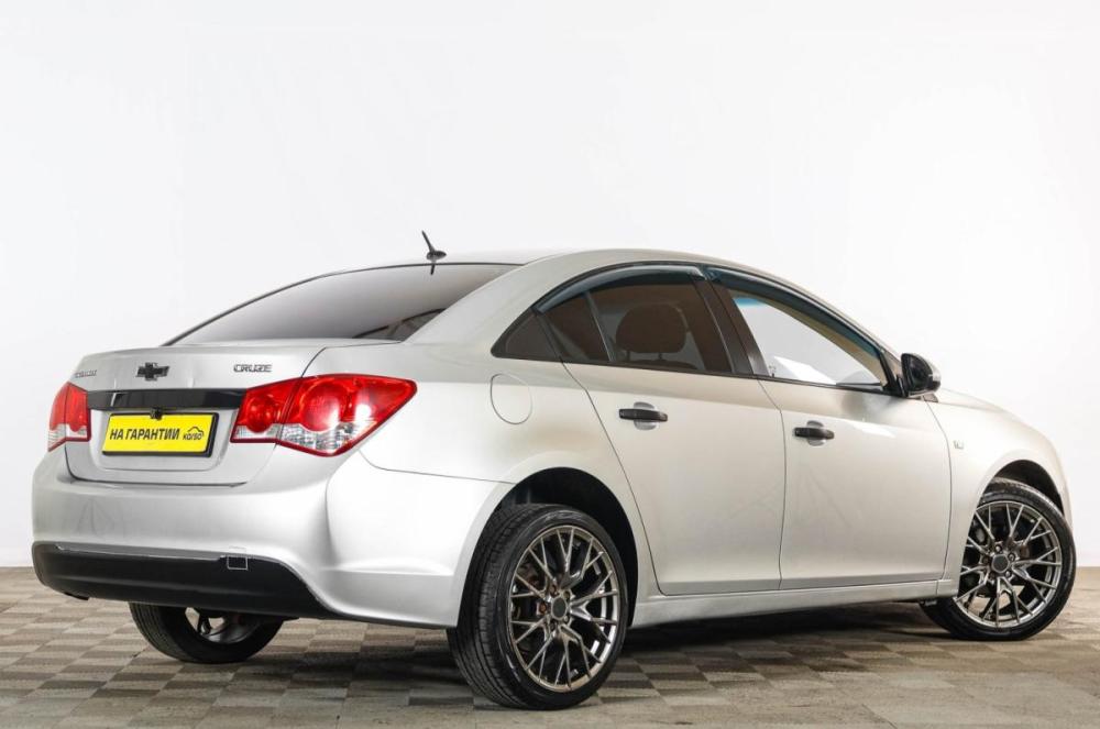 Chevrolet Cruze I Рестайлинг Тюмень  - изображение 7