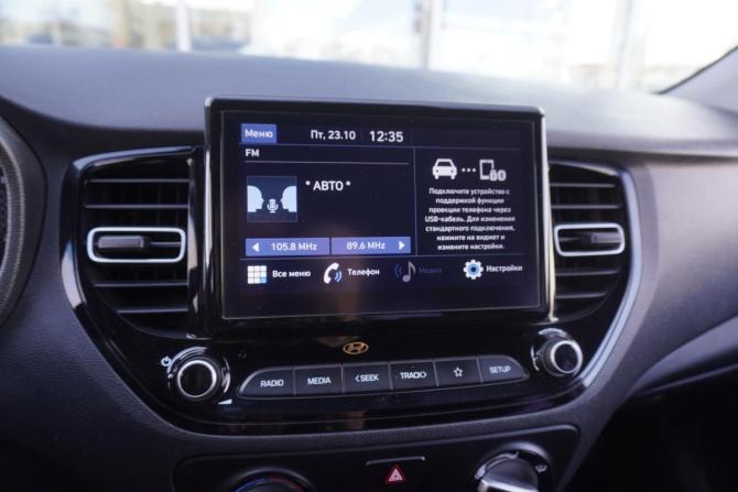 Hyundai Solaris II Рестайлинг с пробегом 2022 года, цена 1 678 000 рублей, 64376 км, седан, Автокод Объявления