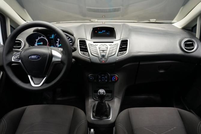 Ford Fiesta Mk6 Рестайлинг с пробегом 2015 года, цена 790 000 рублей, 200000 км, хэтчбек, Автокод Объявления