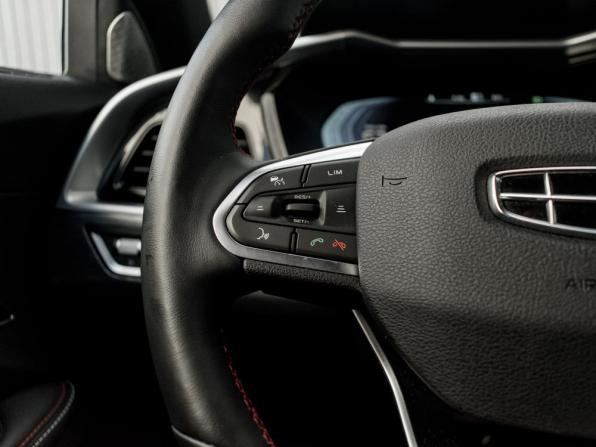 Geely Tugella I Рестайлинг с пробегом 2023 года, цена 2 990 000 рублей, 27896 км, внедорожник, Автокод Объявления