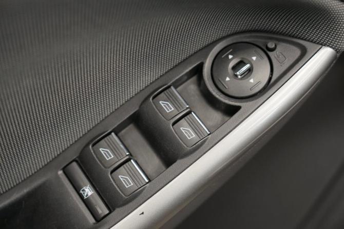 Ford Focus III с пробегом 2013 года, цена 941 000 рублей, 219500 км, седан, Автокод Объявления