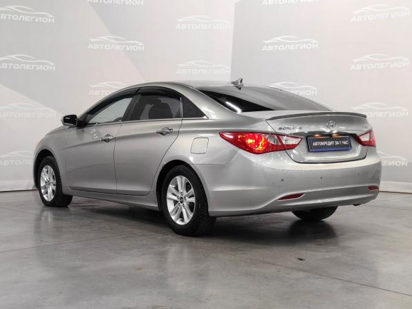 Hyundai Sonata VI (YF) с пробегом 2010 года, цена 910 000 рублей, 238000 км, седан, Автокод Объявления