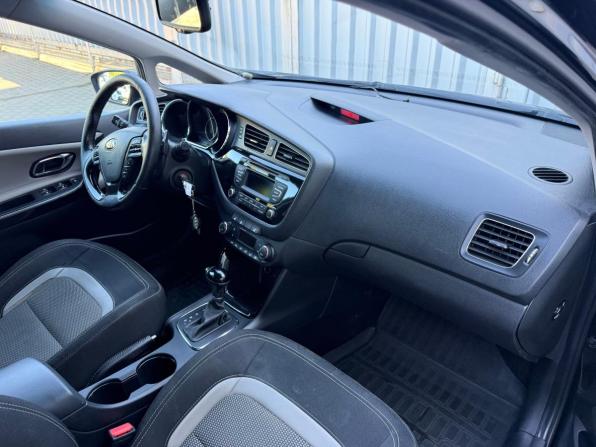 Kia Ceed II с пробегом 2015 года, цена 999 000 рублей, 167641 км, хэтчбек, Автокод Объявления