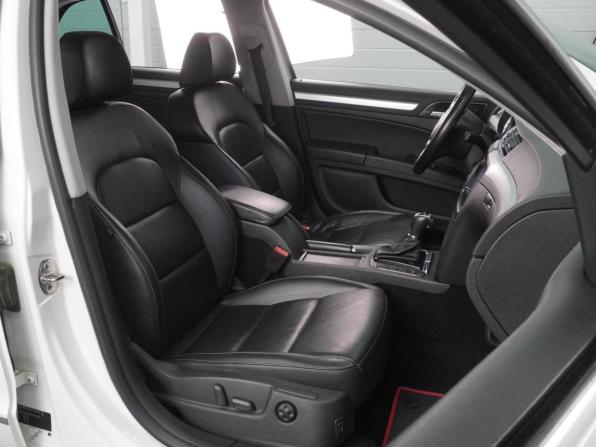 Skoda Superb II Рестайлинг с пробегом 2015 года, цена 1 199 000 рублей, 216276 км, лифтбек, Автокод Объявления