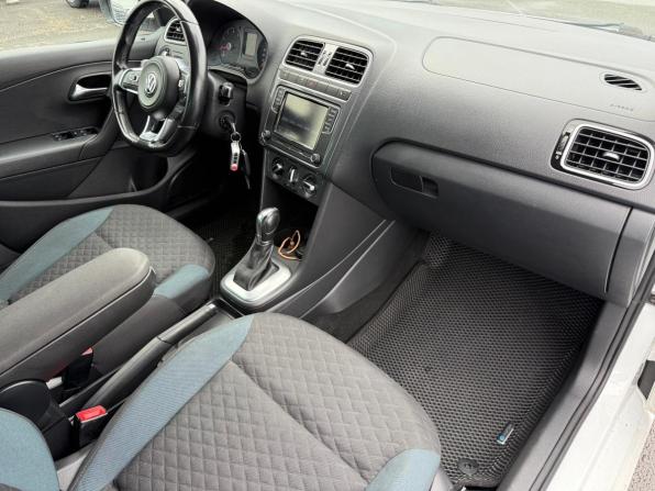 Volkswagen Polo V Рестайлинг с пробегом 2019 года, цена 1 200 000 рублей, 96000 км, седан, Автокод Объявления