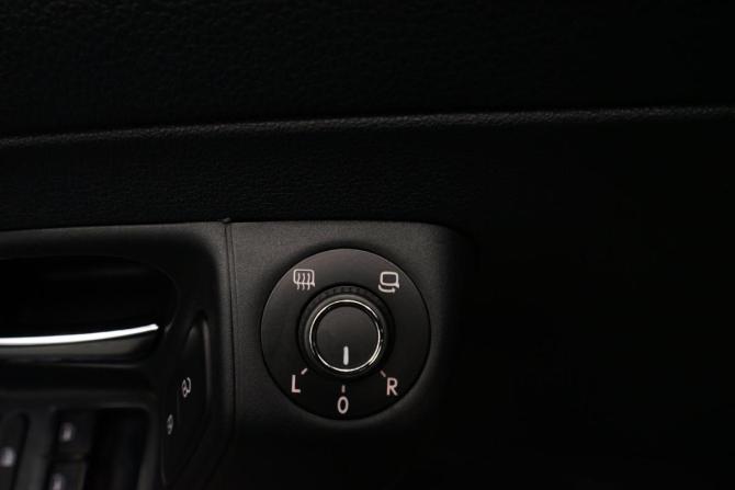 Volkswagen Polo V Рестайлинг с пробегом 2016 года, цена 1 093 000 рублей, 220000 км, седан, Автокод Объявления