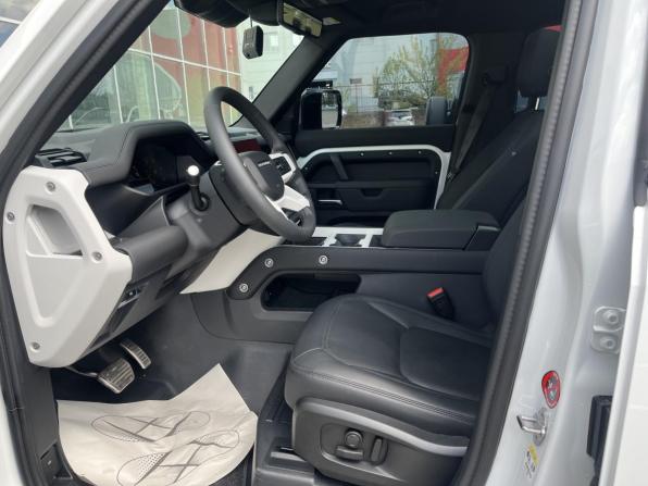 Land Rover Defender II с пробегом 2024 года, цена 11 900 000 рублей, 3367 км, внедорожник, Автокод Объявления