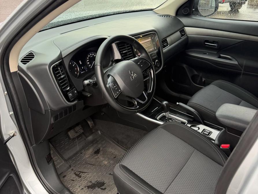 Mitsubishi Outlander III Рестайлинг 2 Санкт-Петербург  - изображение 3