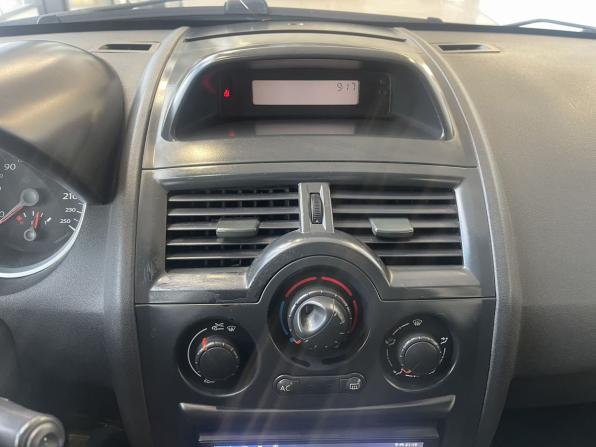 Renault Megane II Рестайлинг с пробегом 2008 года, цена 400 000 рублей, 293964 км, седан, Автокод Объявления