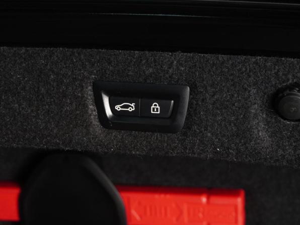 BMW 5 серии VII (G30/G31/G38) с пробегом 2018 года, цена 3 659 000 рублей, 220727 км, седан, Автокод Объявления