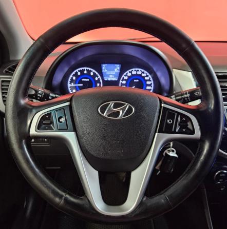 Hyundai Solaris I с пробегом 2013 года, цена 635 000 рублей, 181958 км, седан, Автокод Объявления