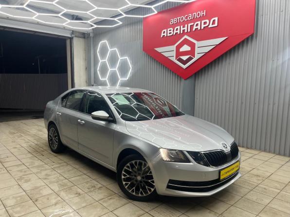 Skoda Octavia III (A7) Рестайлинг с пробегом 2017 года, цена 1 560 000 рублей, 130950 км, лифтбек, Автокод Объявления